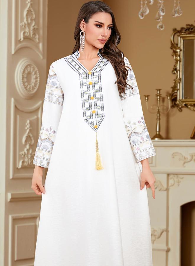 جلابية مطرزة بقصة واسعة